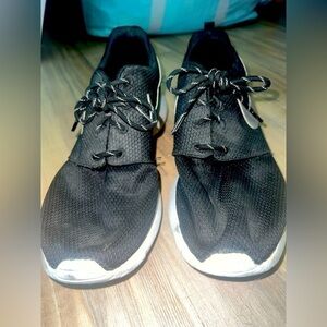 Black Nike Sneakers​​​​​​​​​​​​​​​​​​​​​​​​​​​